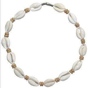 NWT 14” NATURAL COWRIE CONCH SHELL CHOKER NECKLACE
